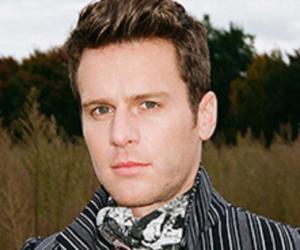 Jonathan Groff